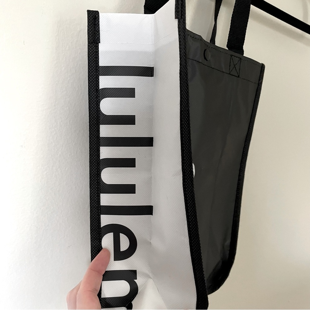 lululemon athletica Black Tote Bag - Picture 3 of 3